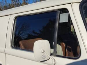 Bild 33/98 von Volkswagen T2b Kastenwagen (1979)