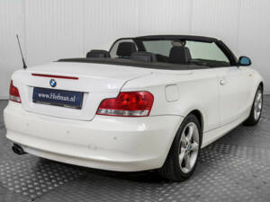 Image 23/50 of BMW 118i (2008)