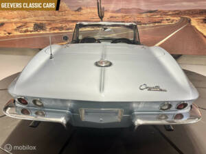 Image 18/33 of Chevrolet Corvette Sting Ray Convertible (1966)