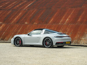 Image 5/33 of Porsche 911 Targa 4S (2021)