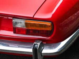 Image 14/36 of Alfa Romeo 2000 GT Veloce (1972)