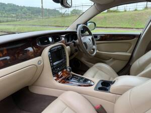 Image 9/13 of Jaguar XJR (2004)