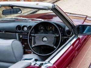 Immagine 20/36 di Mercedes-Benz 300 SL (1989)