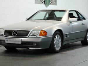 Afbeelding 4/38 van Mercedes-Benz 300 SL (1990)