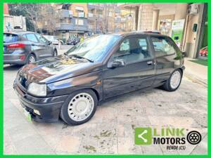Image 2/10 de Renault Clio I 1.8 16V (1992)