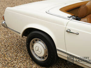 Image 47/50 of Mercedes-Benz 280 SL (1970)