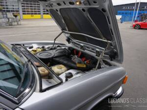 Bild 65/76 von BMW 3,3 L (1975)