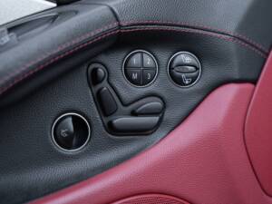 Image 48/50 of Mercedes-Benz SL 55 AMG (2002)