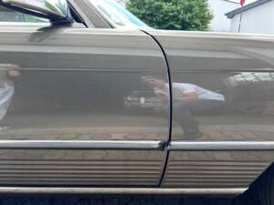 Image 18/37 of Mercedes-Benz 560 SL (1986)