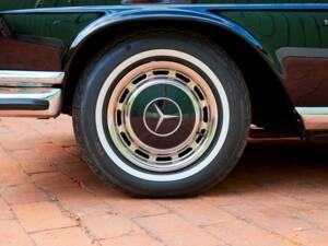 Image 94/188 of Mercedes-Benz 280 SE 3,5 (1971)