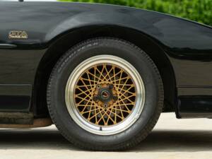 Bild 28/50 von Pontiac Firebird TransAm (1989)
