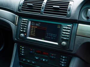 Image 37/56 of BMW M5 (2000)