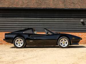 Bild 4/50 von Ferrari 308 GTB Quattrovalvole (1985)