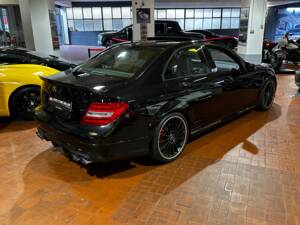 Image 5/38 of Mercedes-Benz C 63 AMG (2013)