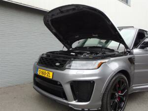 Bild 86/93 von Land Rover Range Rover Sport SVR (2021)