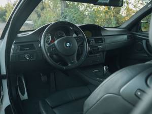 Image 33/70 of BMW M3 (2009)