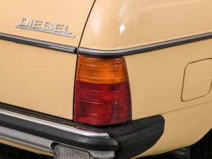 Imagen 32/50 de Mercedes-Benz 300 TD Turbodiesel (1980)