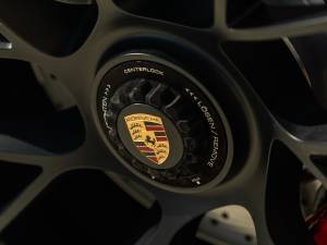 Imagen 37/50 de Porsche 911 Targa 4 GTS (2018)