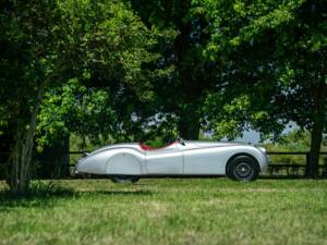 Image 3/50 of Jaguar XK 120 OTS (1951)