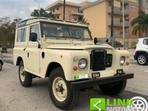 Image 2/10 of Land Rover Defender 110 (1983)