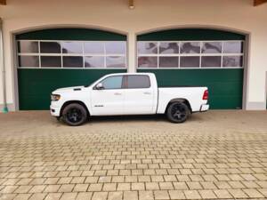 Image 23/62 of Dodge Ram 1500 (2020)