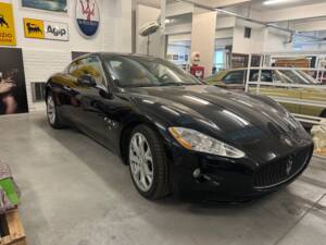 Image 14/17 of Maserati GranTurismo 4.2 (2008)