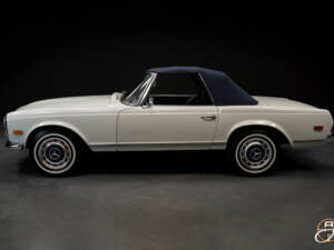 Image 18/23 of Mercedes-Benz 280 SL (1968)