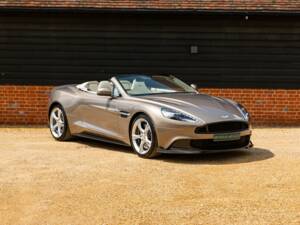 Bild 2/50 von Aston Martin Vanquish S Volante (2018)