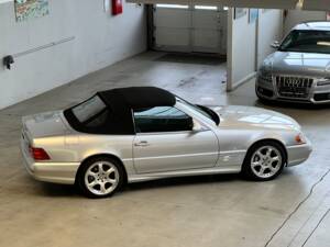 Image 69/82 of Mercedes-Benz SL 500 &quot;Silver Arrow&quot; (2001)