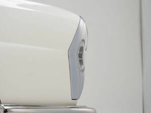 Image 13/15 of Mercedes-Benz 280 SE (1968)