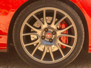 Bild 35/50 von Abarth 695 «Tributo Ferrari» (2010)
