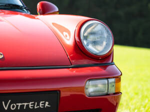 Image 18/30 of Porsche 911 Carrera 2 (1991)