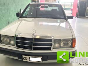 Image 8/10 of Mercedes-Benz 190 E 1.8 (1991)