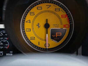 Image 21/50 of Ferrari 458 Italia (2012)