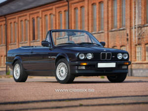 Immagine 1/24 di BMW 325i (1989)