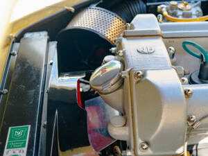 Bild 55/62 von Aston Martin DB 6 Mk II Volante (1970)