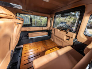 Image 8/13 of Land Rover Defender 110 (2009)