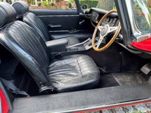 Image 24/39 of Jaguar E-Type V12 (1974)