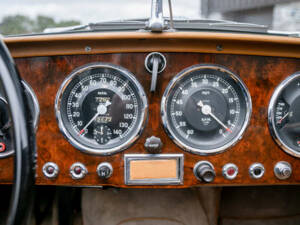 Image 32/50 of Aston Martin DB 2&#x2F;4 Mk I DHC (1954)