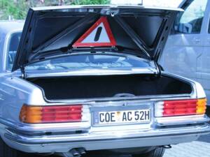 Image 2/5 de Mercedes-Benz 350 SE (1978)