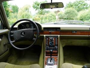 Image 18/19 of Mercedes-Benz 350 SE (1977)