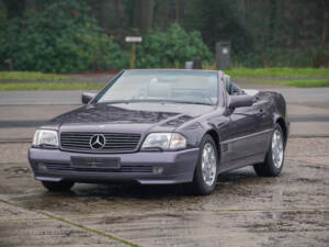 Image 2/31 of Mercedes-Benz 500 SL (1992)