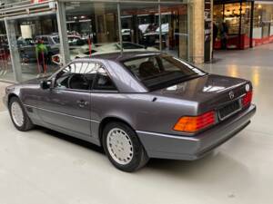 Image 39/49 of Mercedes-Benz SL 280 (1995)