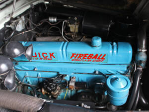 Image 19/27 of Buick Roadmaster (1949)