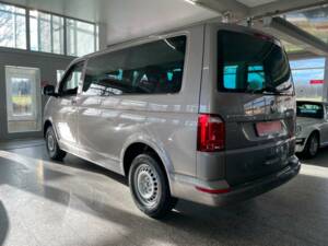 Image 5/17 of Volkswagen T6 Multivan 2.0 TDI (2017)