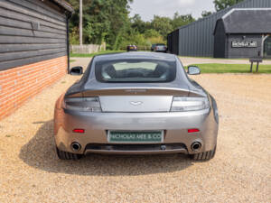 Bild 54/64 von Aston Martin V8 Vantage (2010)