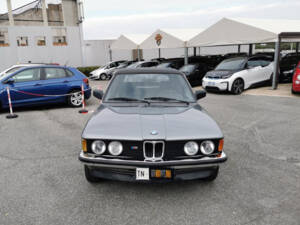 Bild 29/34 von BMW 320 Baur TC (1981)