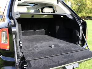 Image 34/100 of Rolls-Royce Cullinan Black Badge (2021)