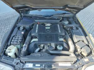 Image 11/22 of Mercedes-Benz 500 SL (1991)