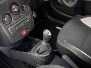 Image 32/58 of Renault Clio III 1.4 16V (2010)